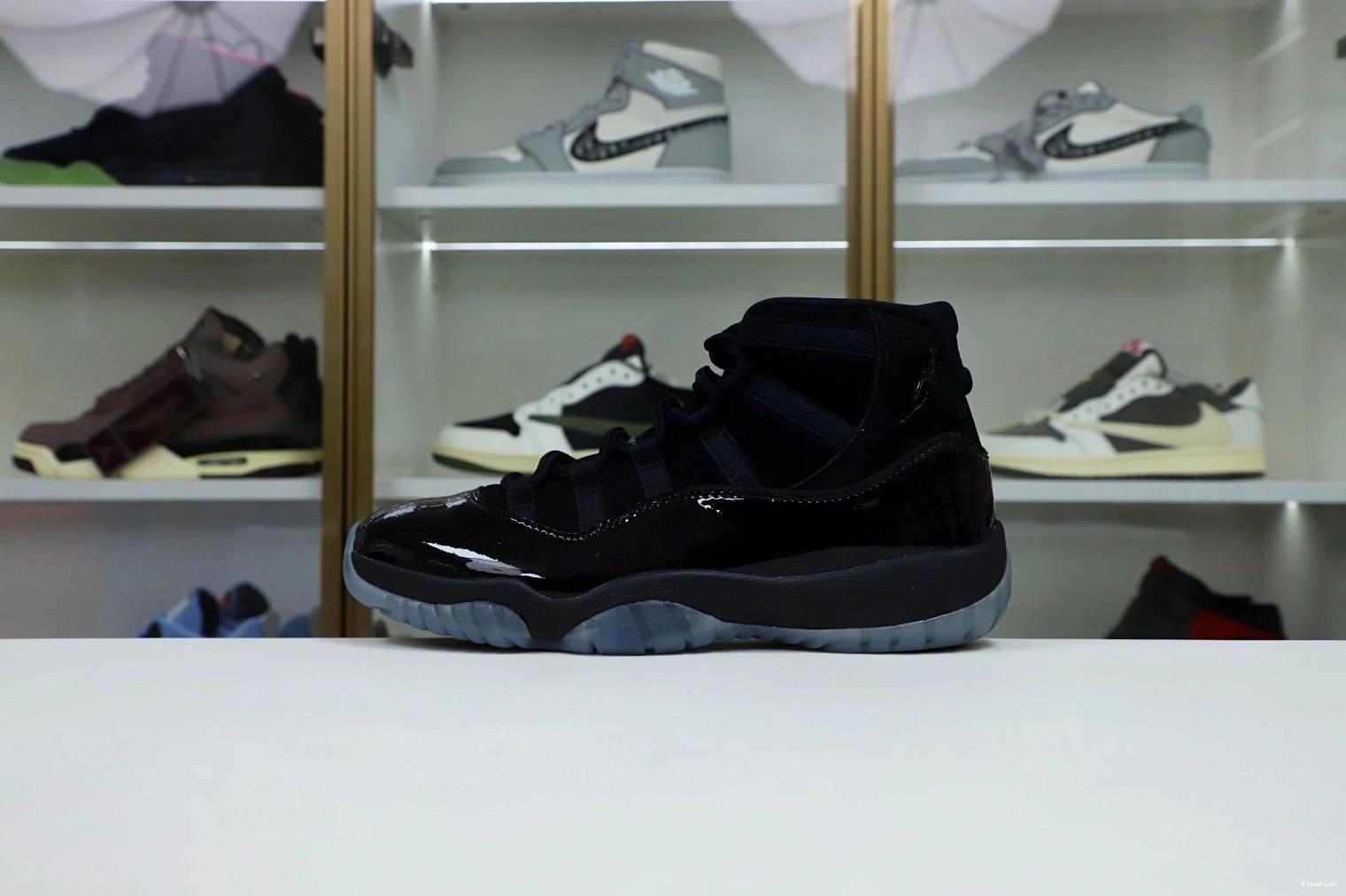 11 RETRO JORDAN GOWN' AIR 'CAP AND 0720